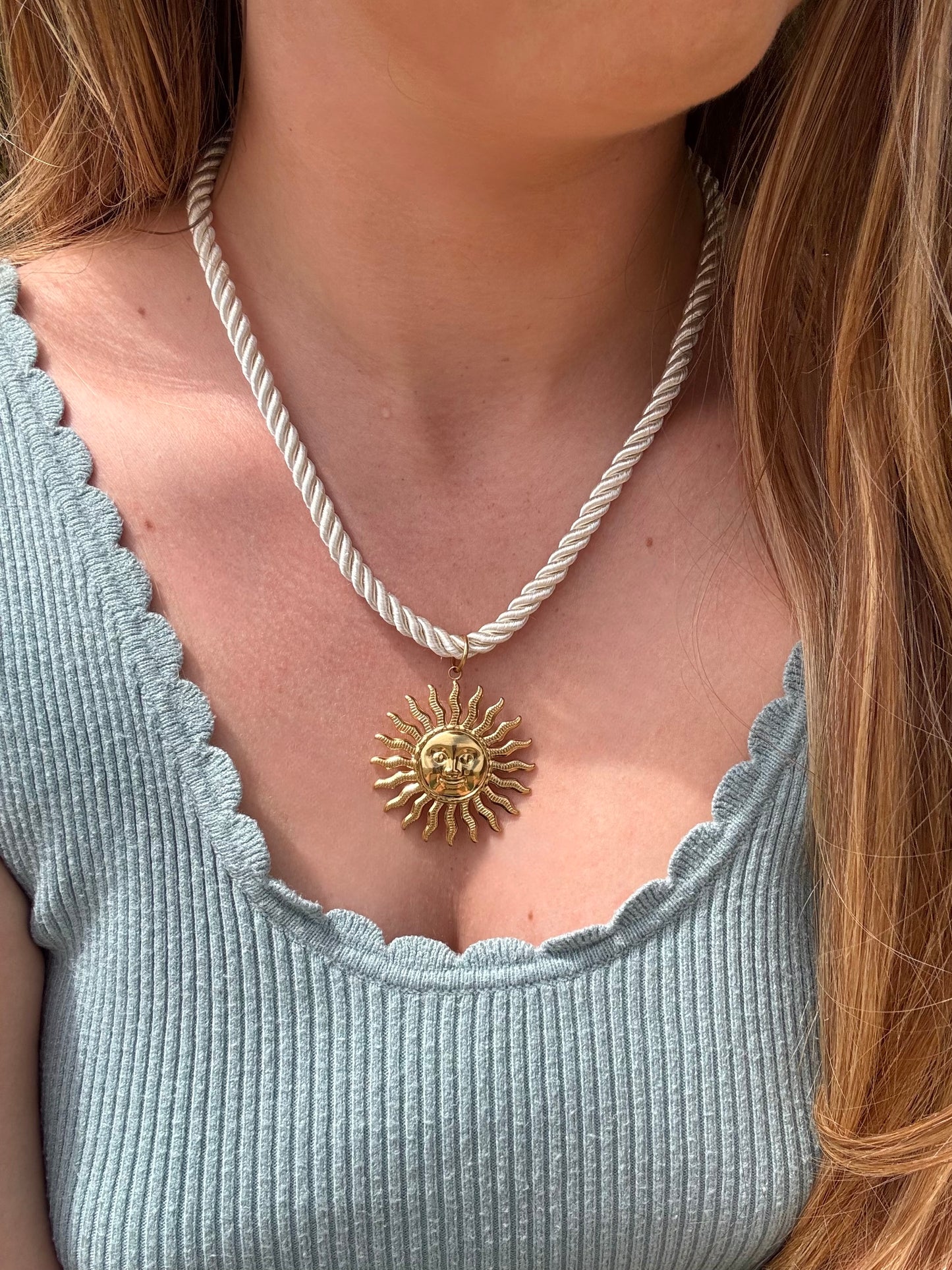 Collier Victoria