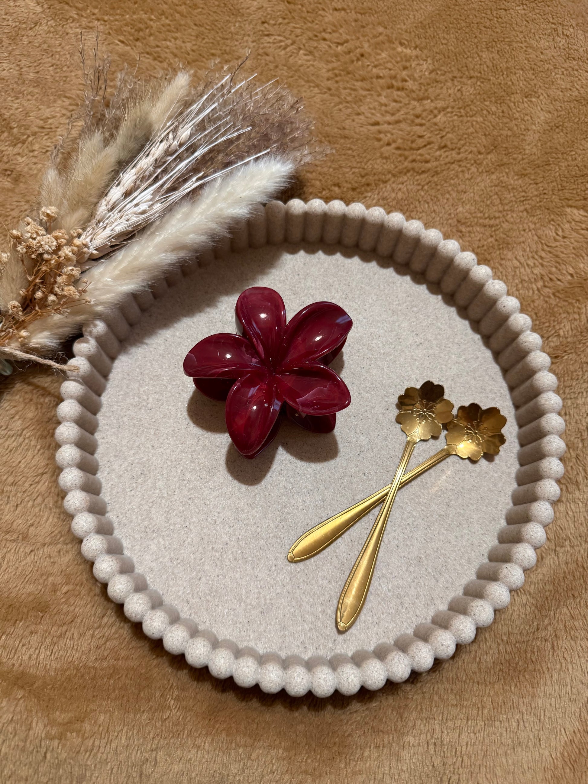 Pince à cheveux fleur bordeaux