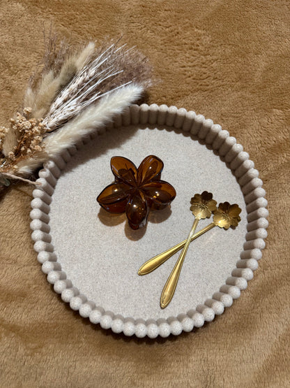 Pince à cheveux fleur marron
