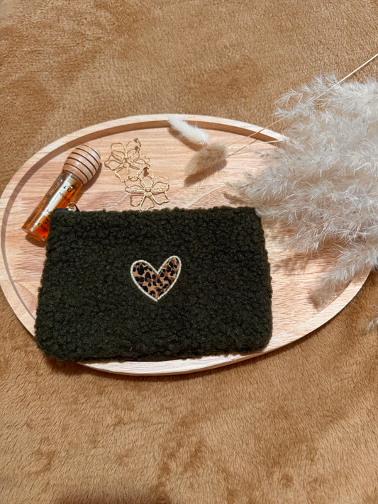 Pochette coeur léopard kaki